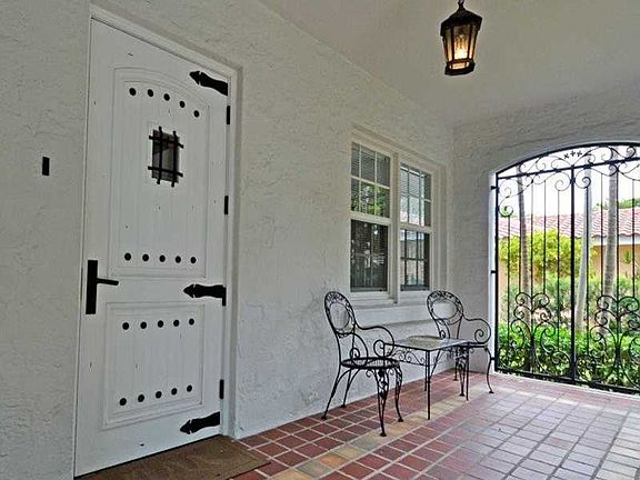 5th image of 1421 Columbus Blvd