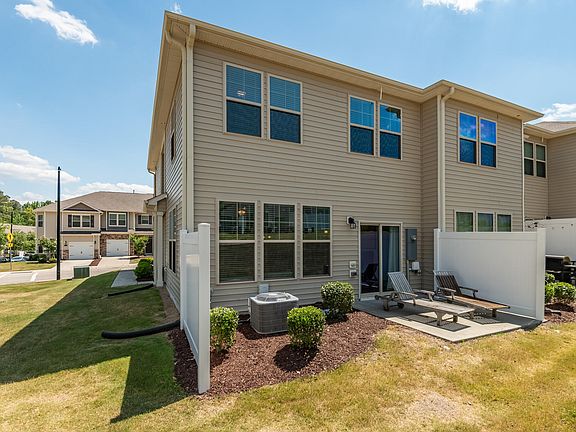 5th image of 1404 Compass Dr