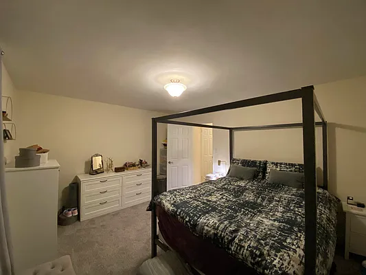 Rented by Smart NY Realty LLC | media 14