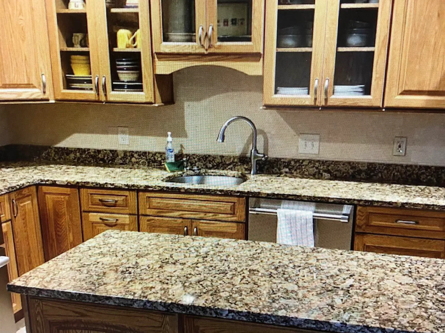 2 bed, 2.5 bath, $1,300 — Photo 2