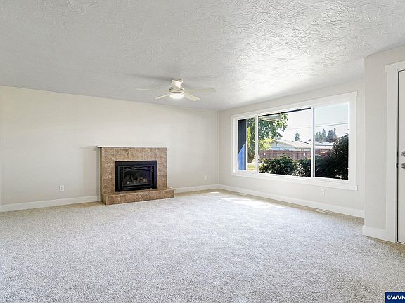 4th image of 533 Illinois Ave NE