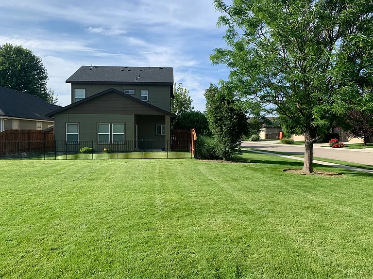10241 W Breckfield St — Photo 24