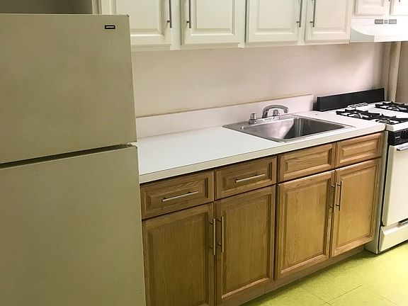 5th image of 561 W 140th St APT 33