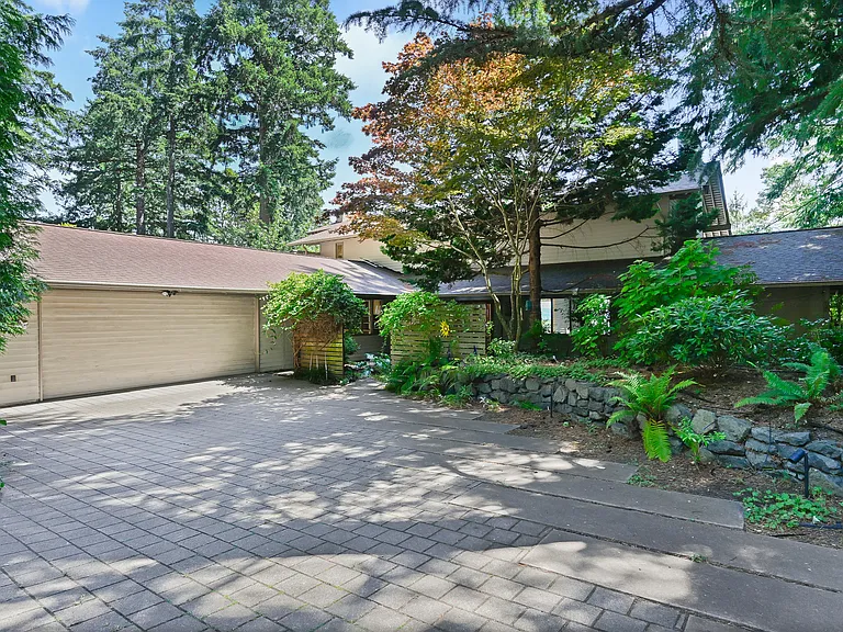 Driveway - Garage