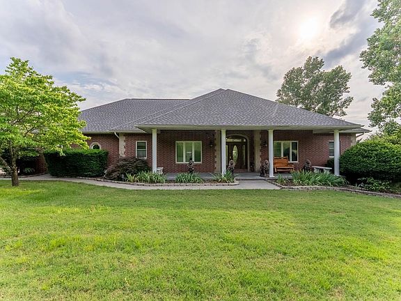 5th image of 499 Noe Creek Rd