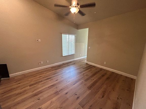 4th image of 2522 N Fontana St