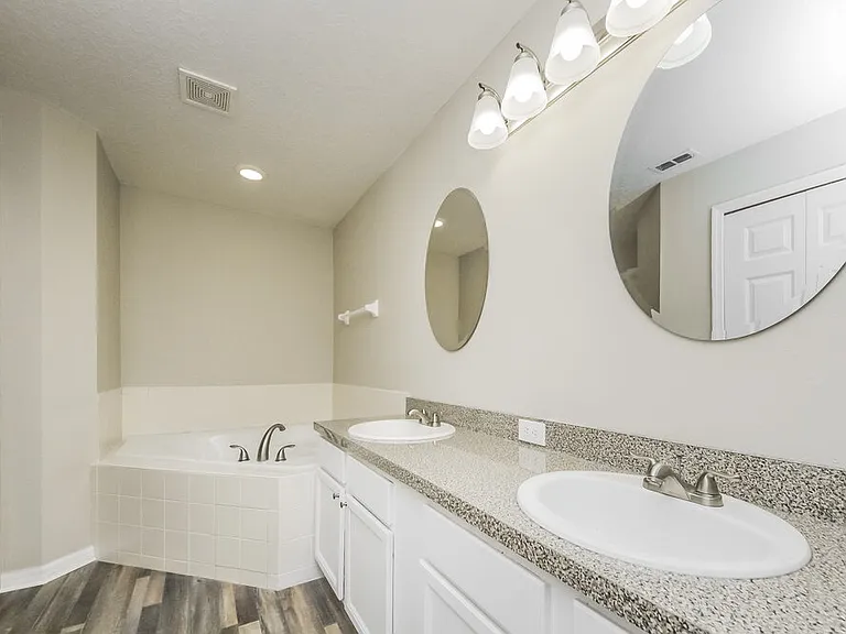 46 Dorset Dr — Photo 11