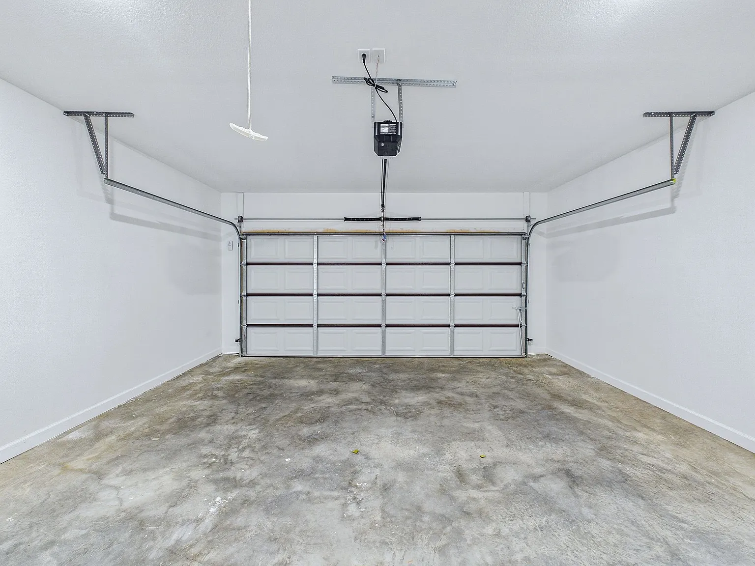 832 Pine Tree Rd — Photo 3