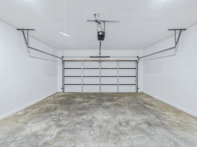 832 Pine Tree Rd — Photo 3