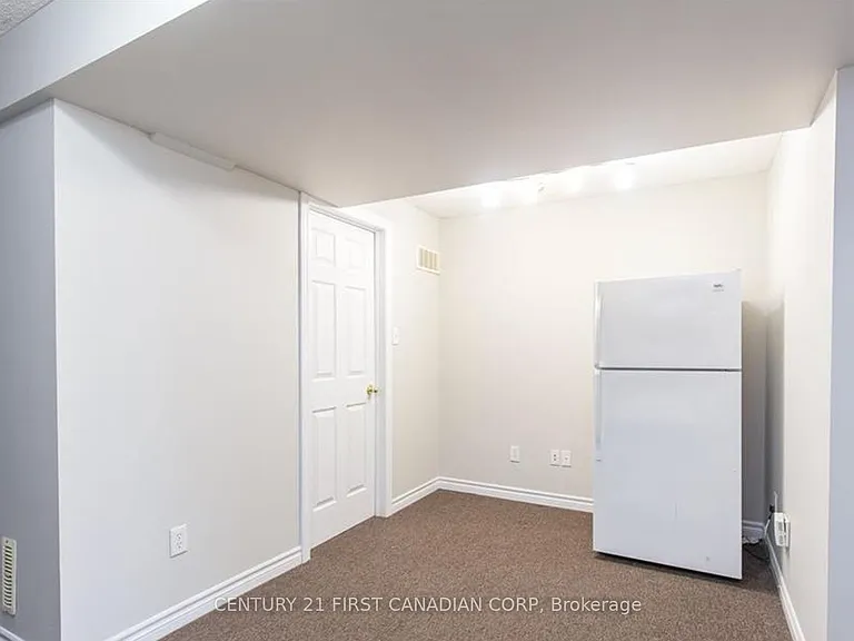 600 Sarnia Rd #47 — Photo 24
