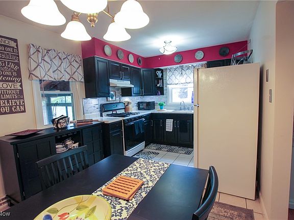 4th image of 3972 Genevieve Blvd