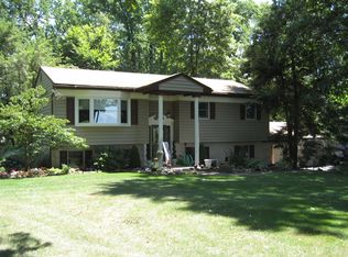 1140 E Pieffer Hill Rd, Stevens, PA 17578