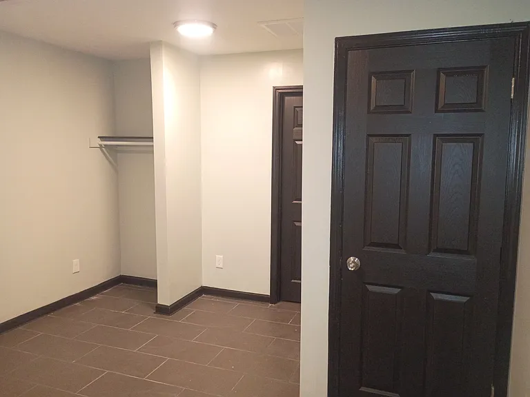 850 Baltimore St — Photo 14