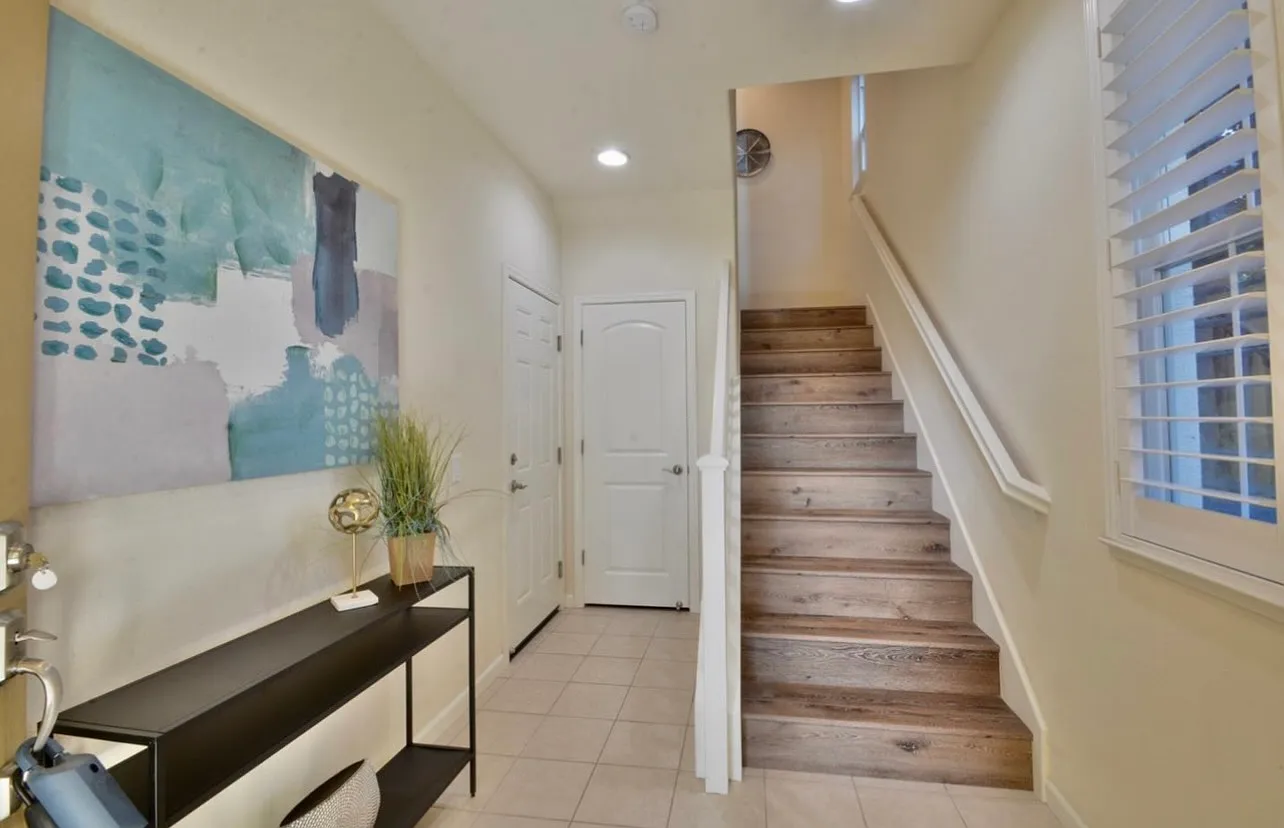 2 bed, 2.5 bath, 1416 sqft, $3,550 — Photo 2