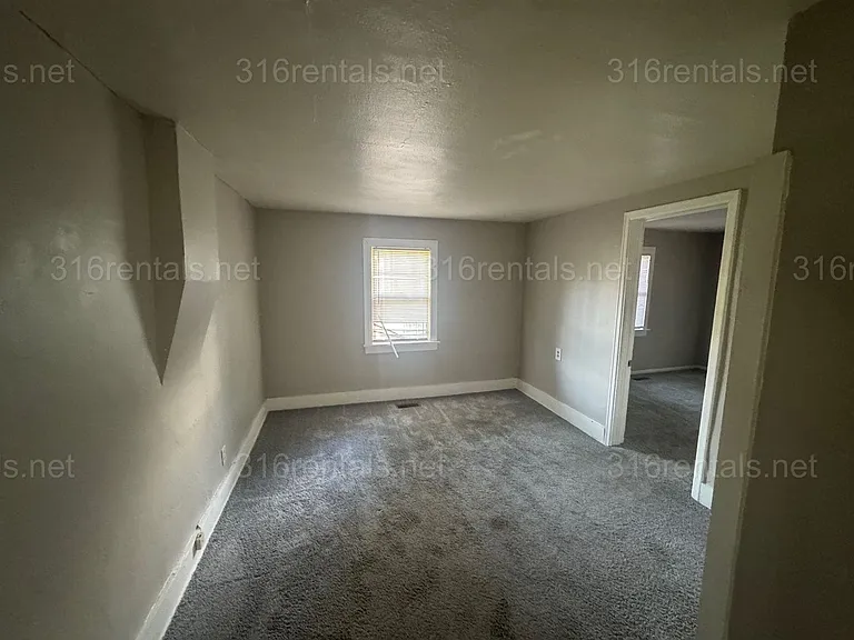 421 Old Main St — Photo 5