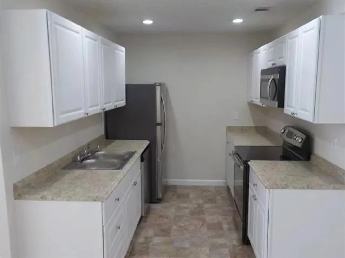 Lakeview Loft Condos — Photo 3