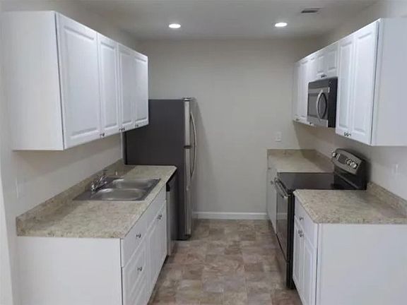 3rd image of 7152 Fair Oaks Ave
