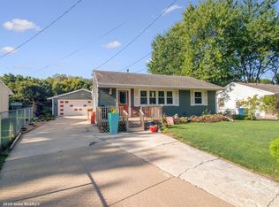 833 Gratis Ave, Des Moines, IA 50315