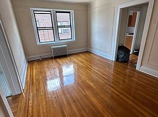 94-20 210th St #4M, Queens Village, NY 11428