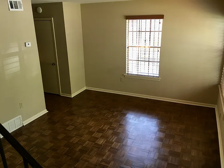 714 Goodman St — Photo 17