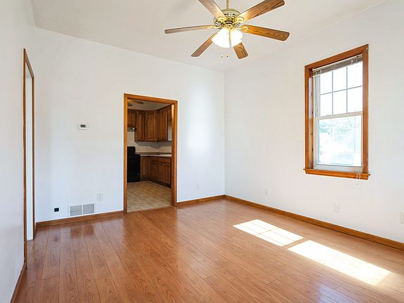 5th image of 1914 14th Ave S