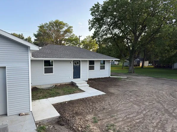 113 W Broad St, Blue Springs, NE 68318