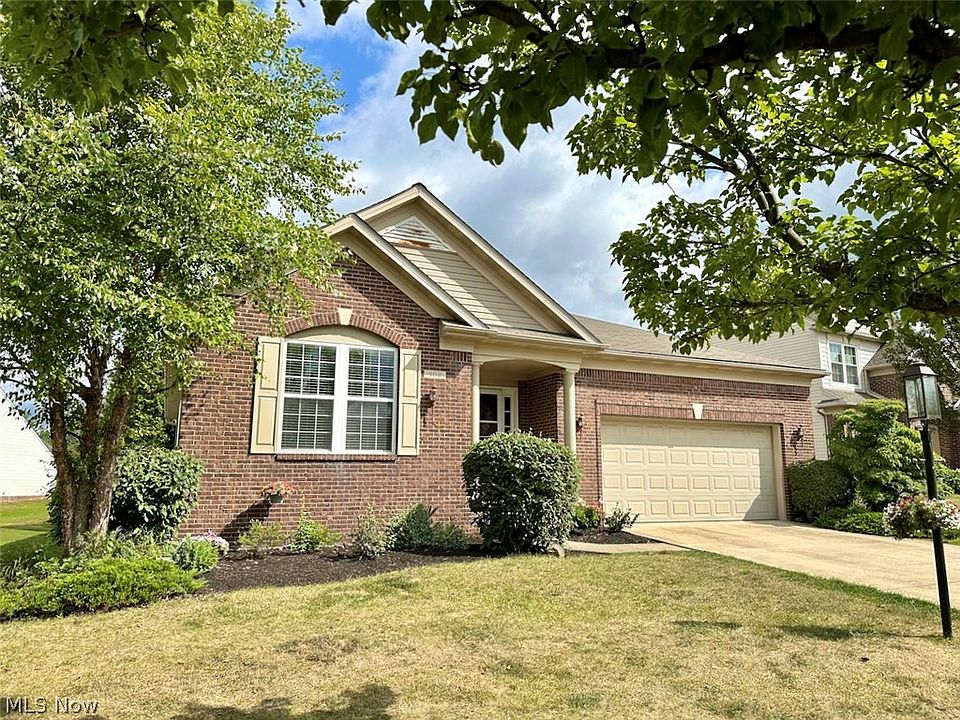 1st image of 302 Stratford Dr