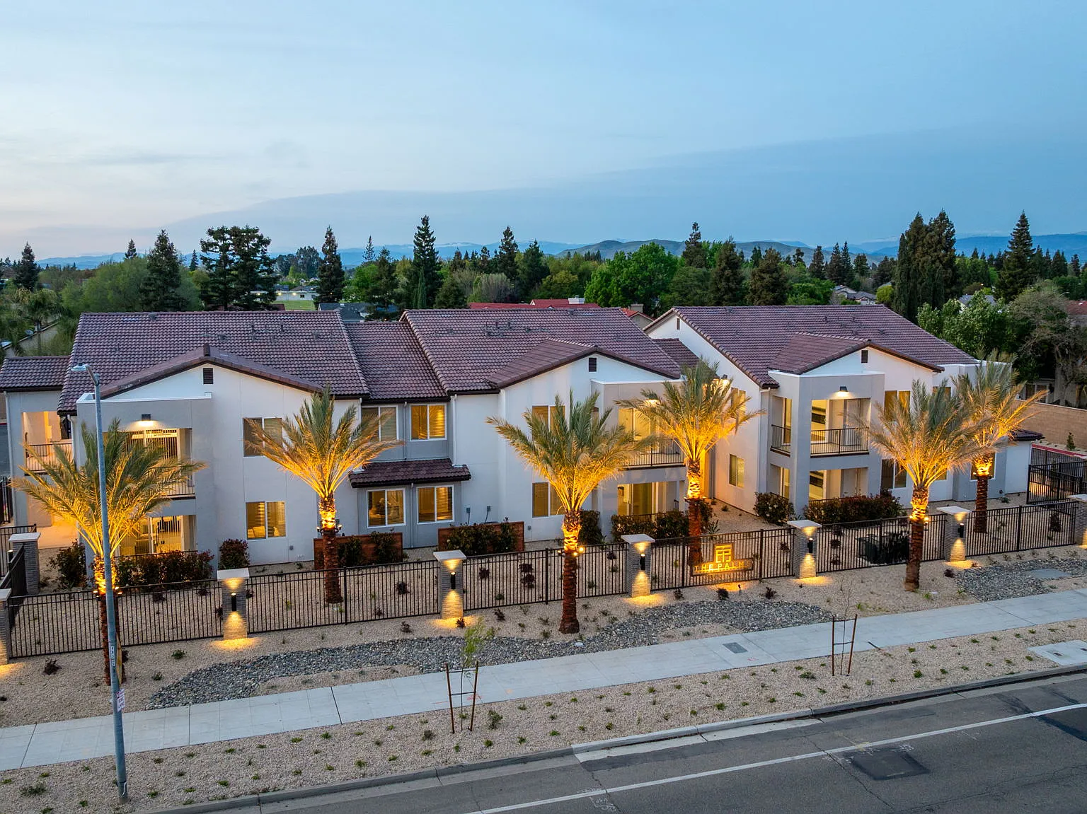 The Palms Luxury Apartments — Photo 3