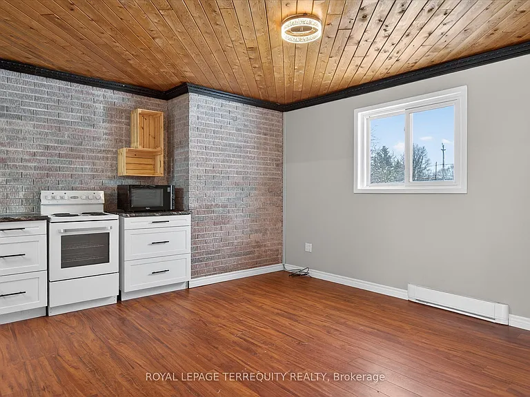 12 Concession St #A — Photo 4