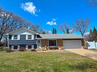 10146 Verdin Cir NW, Coon Rapids, MN 55433