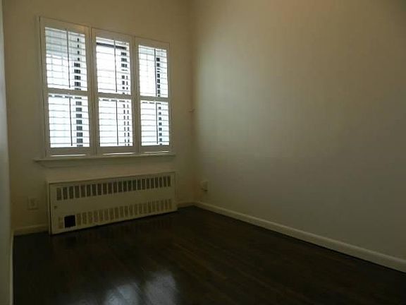 3rd image of 205 E 14th St APT A