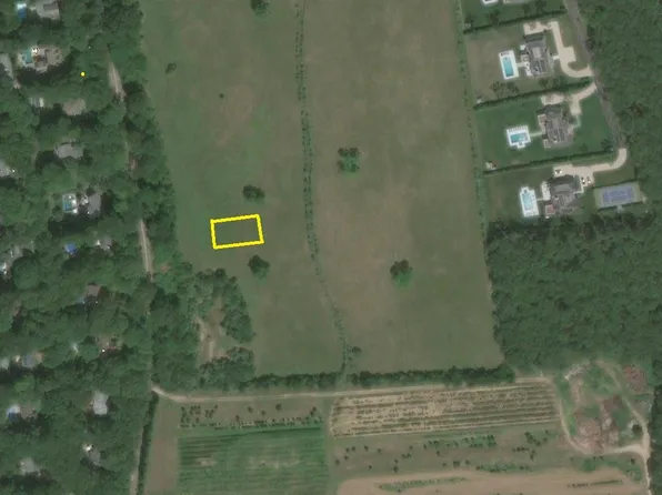 446 Seven Ponds Towd Rd, Water Mill, NY 11976