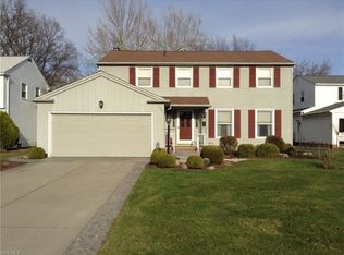 2047 Magnolia Dr, Rocky River, OH 44116