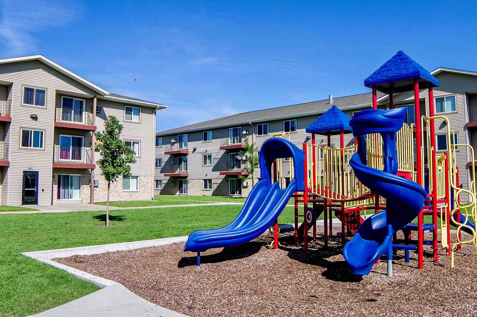Somerset Apartments — Photo 4