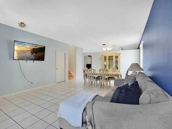 4th image of 5612 Kingsmill Ct