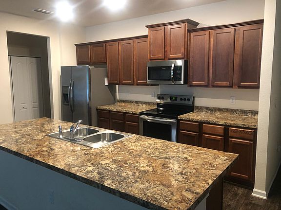 2nd image of 7982 Meadow Walk Ln