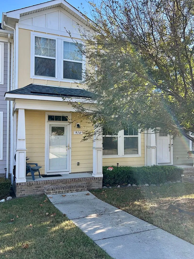 914 Hillside Ave — Photo 2