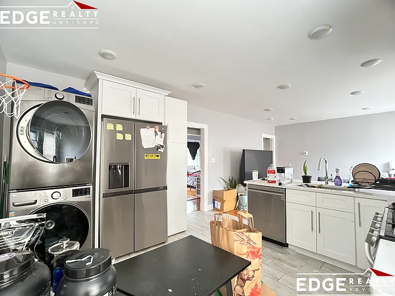 7 Elmira St — Photo 2