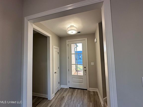 3rd image of 3048 Camilla Cir W