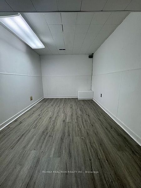 Toronto House for rent - 4 Bedrooms — photo 17