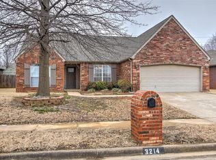 3214 N 2nd Pl, Broken Arrow, OK 74012