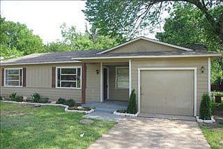 3rd image of 2548 Albemarle Dr