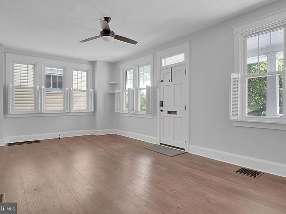 4th image of 337 Franklin St