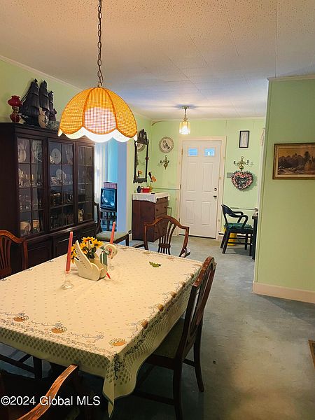 5th image of 21 Pine Road