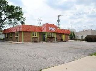 1695 Plainfield Rd, Crest Hill, IL 60403