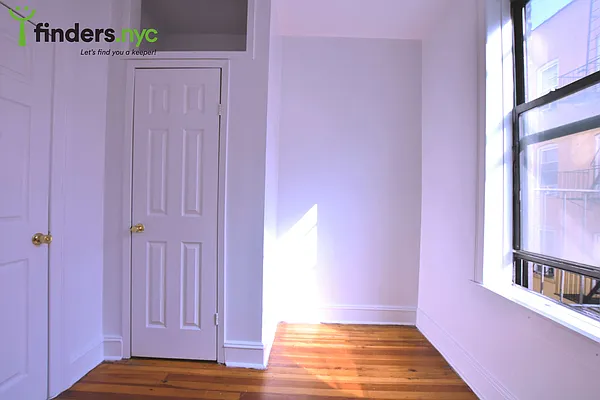 Rented by Clove Realty LLC | media 6