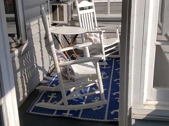 Front porch for Apt A