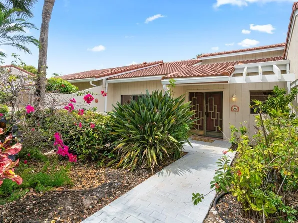 25 Glens Drive W, Boynton Beach, FL 33436