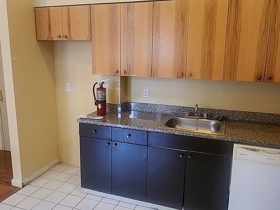 3rd image of 57.5 Madison St #107