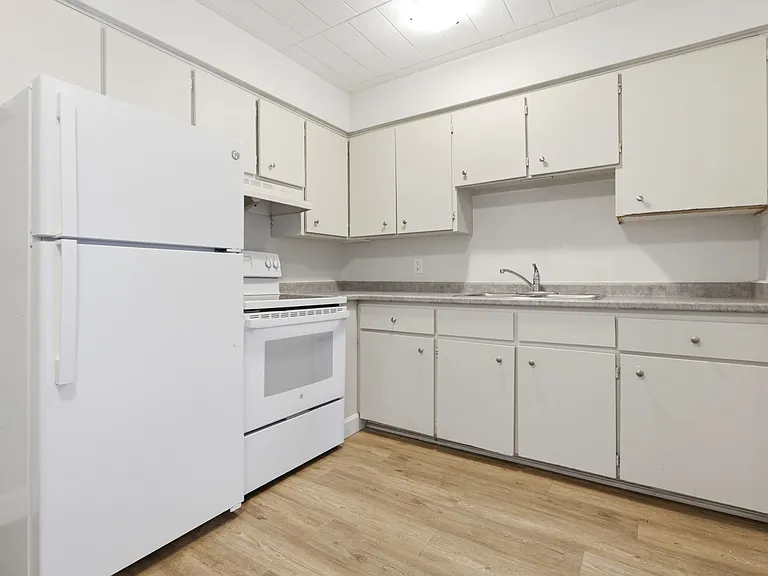 275 Askin Ave #605 — Photo 13